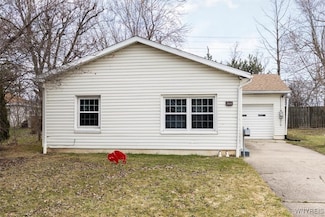 364 Homecrest Dr, Buffalo, NY 14226