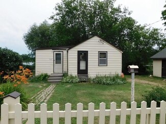 1205 Washington St, Cumberland, WI 54829
