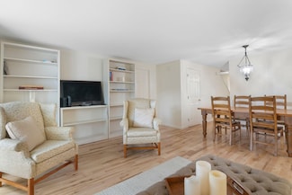 28 Stonehouse Ln, Keene, NH 03431