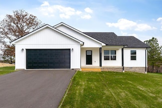 4437 Window Cliff Rd, Baxter, TN 38544