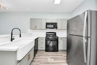 7502 Sandle St Unit B, Houston, TX 77088