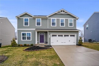 1415 Wood Fern Dr, Akron, OH 44312