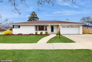 384 E Aberdeen Ct, Elmhurst, IL 60126