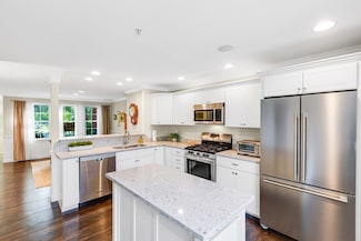 4 Derby Ln Unit B, Salisbury, MA 01952