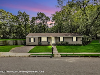 3 Redwood Rd, Howell, NJ 07731