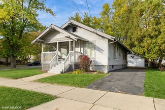 316 Wilcox Ave, Elgin, IL 60123