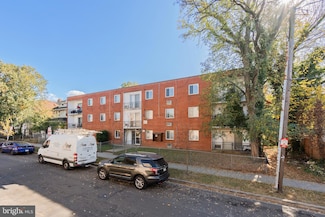1721 T St SE Unit 305, Washington, DC 20020