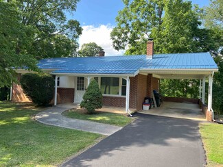 414 Devon Rd, Staunton, VA 24401