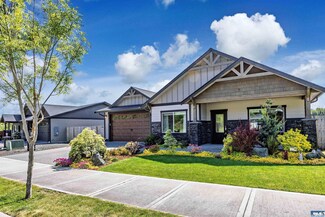 380 Broadmoor St, Sequim, WA 98382