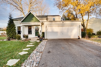 1715 Riverwood Dr, Algonquin, IL 60102