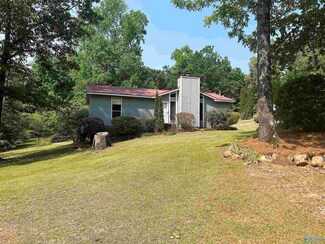 2184 Creekview Ln, Birmingham, AL 35210