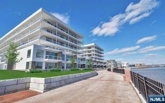 3 Somerset Ln Unit 615, Edgewater, NJ 07020