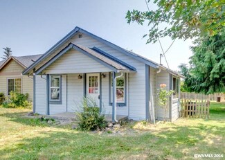 230 N 6th St, Carlton, OR 97111