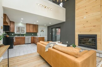 297 Brentwood Dr, Lehman Township, PA 18324