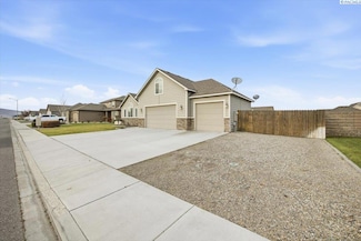 6370 Cobalt Dr, West Richland, WA 99353