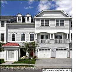 90 Golden Eye Ln, Port Monmouth, NJ 07758