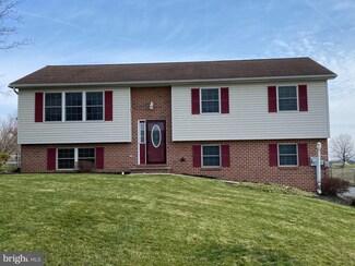 1678 Hamilton Hills Dr, Chambersburg, PA 17202