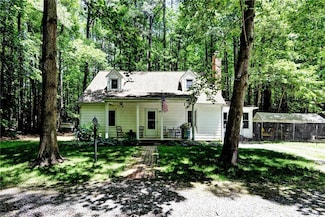 2944 Ridge Rd, Cobbs Creek, VA 23035