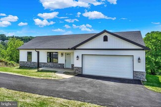 335 Barclay Dr, Red Lion, PA 17356