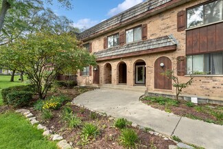 7920 Woodglen Ln Unit 104, Downers Grove, IL 60516