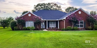 9725 Fairway Dr, Foley, AL 36535