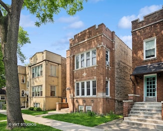5814 N Campbell Ave, Chicago, IL 60659