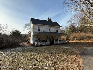 64 Riverside Dr, Hawley, PA 18428
