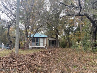980 Wimberley Rd, Southport, NC 28461