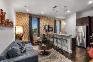 210 30th Ave N Unit 415, Nashville, TN 37203
