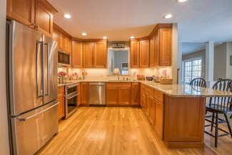 8 Fawnhaven Dr, Wolfeboro, NH 03894