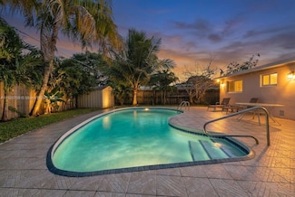 371 NE 42nd Ct, Oakland Park, FL 33334