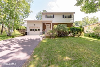 52 Normanside Dr, Albany, NY 12208