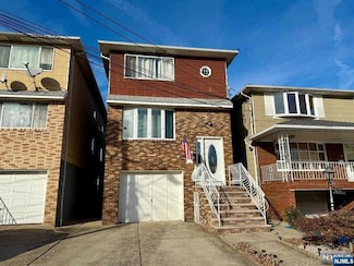 760 Cleveland Ave, Harrison, NJ 07029
