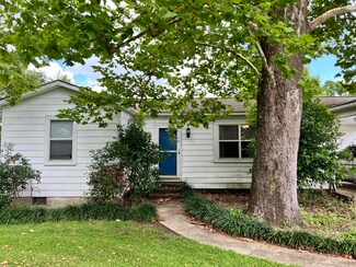 271 Mcneal St, Tallassee, AL 36078