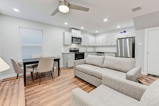 1017 North Ln Unit A, Houston, TX 77088