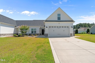 310 Oak Pointe Cir E, Lumberton, NC 28358