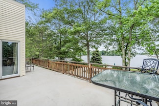 35 Tahoe Ln, Manahawkin, NJ 08050