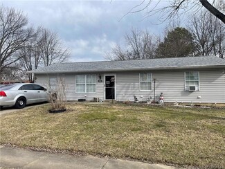 935 Capitol Hills Dr, Jeffersonville, IN 47130
