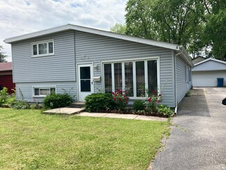 6 N Highview Ave, Addison, IL 60101