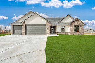 3229 Pine Grove Cir, Wichita, KS 67205