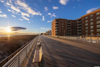 560 W Broadway Unit 4G, Long Beach, NY 11561