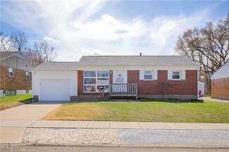 2458 Cathy Dr NE, Canton, OH 44705