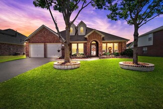 1118 Eastbrook Dr, Glenn Heights, TX 75154