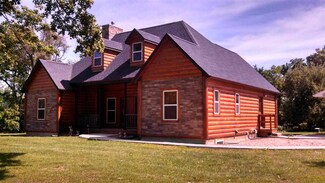 1642 Old Muscatine Rd, Tipton, IA 52772