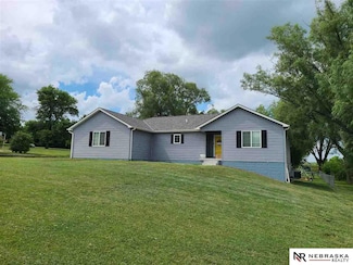 404 W Beech St, Ceresco, NE 68017
