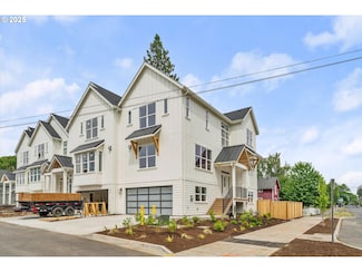 349 SE Walnut St, Hillsboro, OR 97123