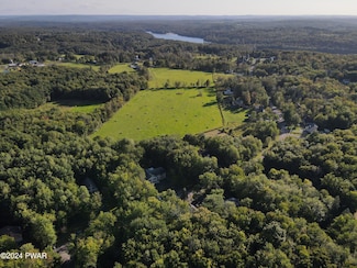 166 Boulder Rd, Lake Ariel, PA 18436