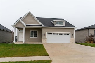 1144 Foxglove Rd, Pella, IA 50219