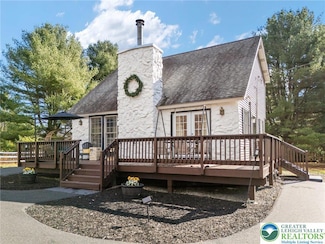 64 Autumn Ln, Jim Thorpe, PA 18229