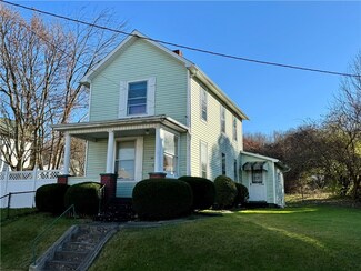 29 W Chartes St, New Castle, PA 16102